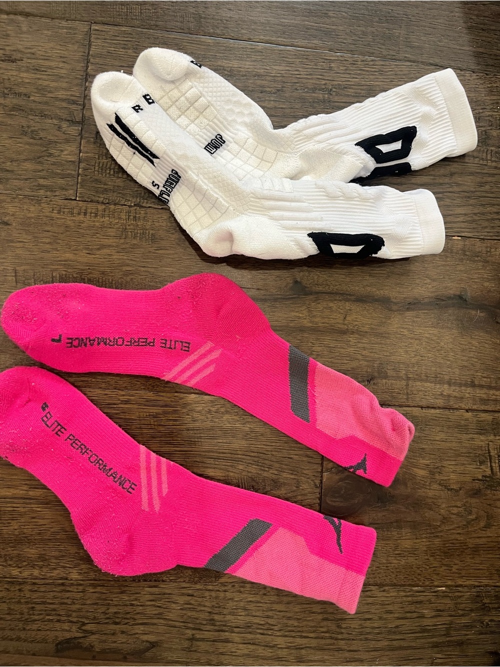Mizuno Men’s Athletic Crew Socks - White & Bright Pink